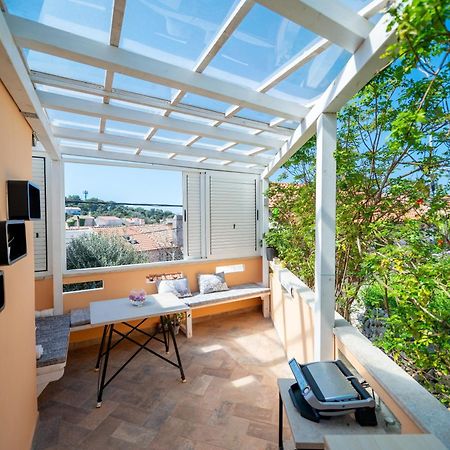 Apartments Vitoria Мали-Лошинь Экстерьер фото