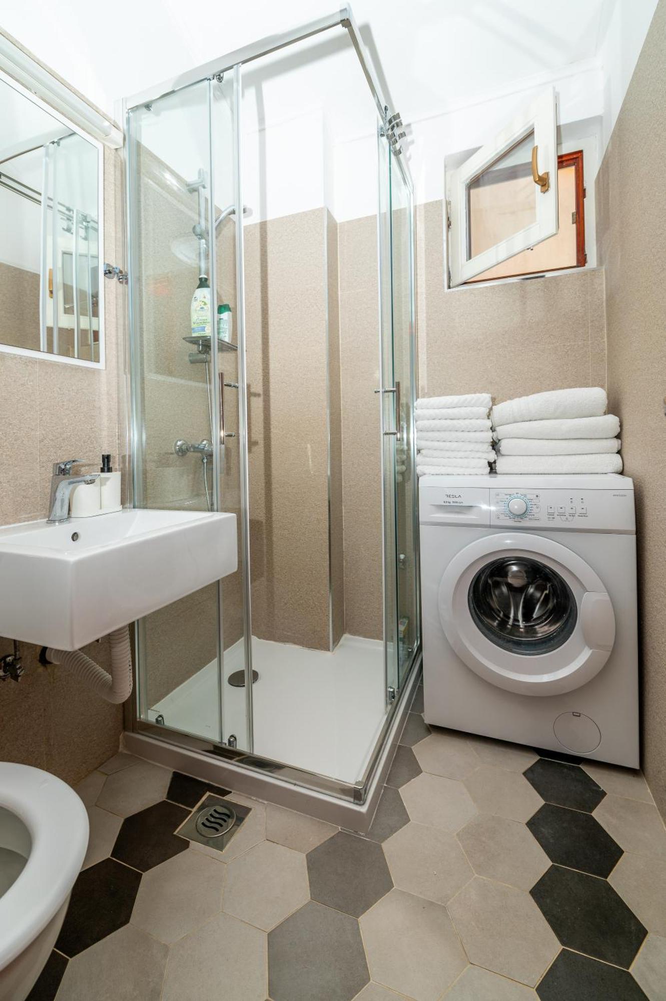 Apartments Vitoria Мали-Лошинь Экстерьер фото